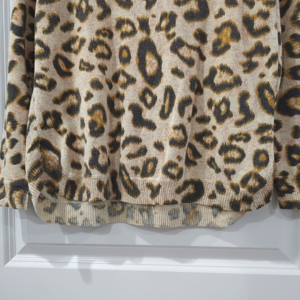 H&M Leopard Print Poly Wool Blend Sweater, M - Picture 7 of 14